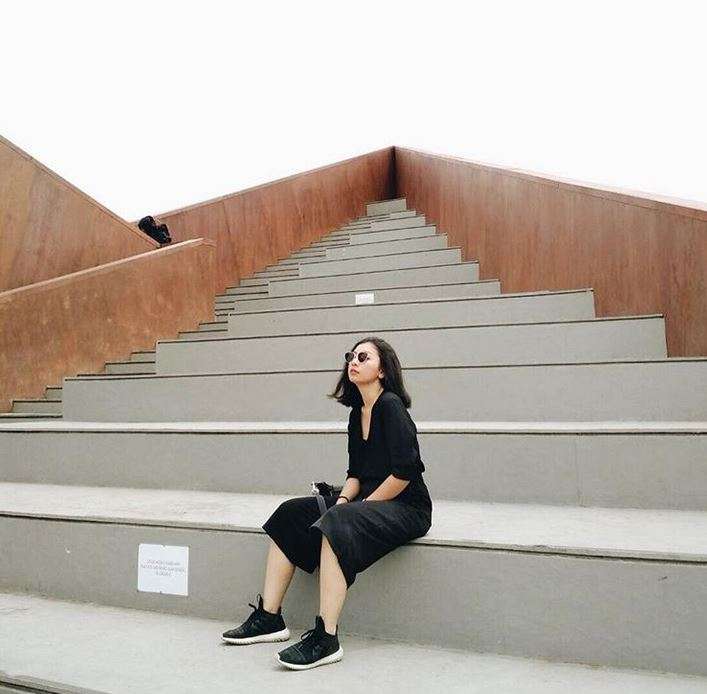 Pesona Putri Feni Rose yang Cantik