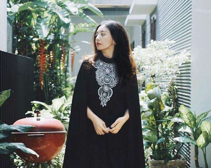 Pesona Putri Feni Rose yang Cantik