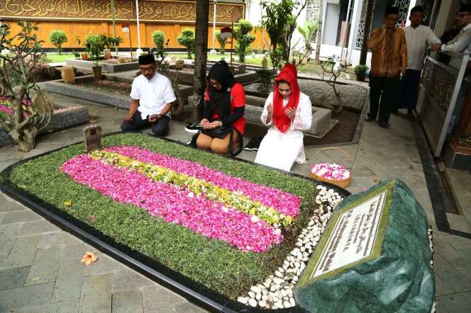 Puti Guntur Napak Tilas Perjuangan Santri