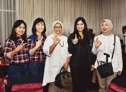 Gaya 4 Istri Pejabat Pakai Tas Mewah