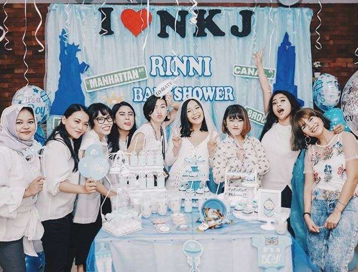 Intip Keseruan Baby Shower Rinni Wulandari