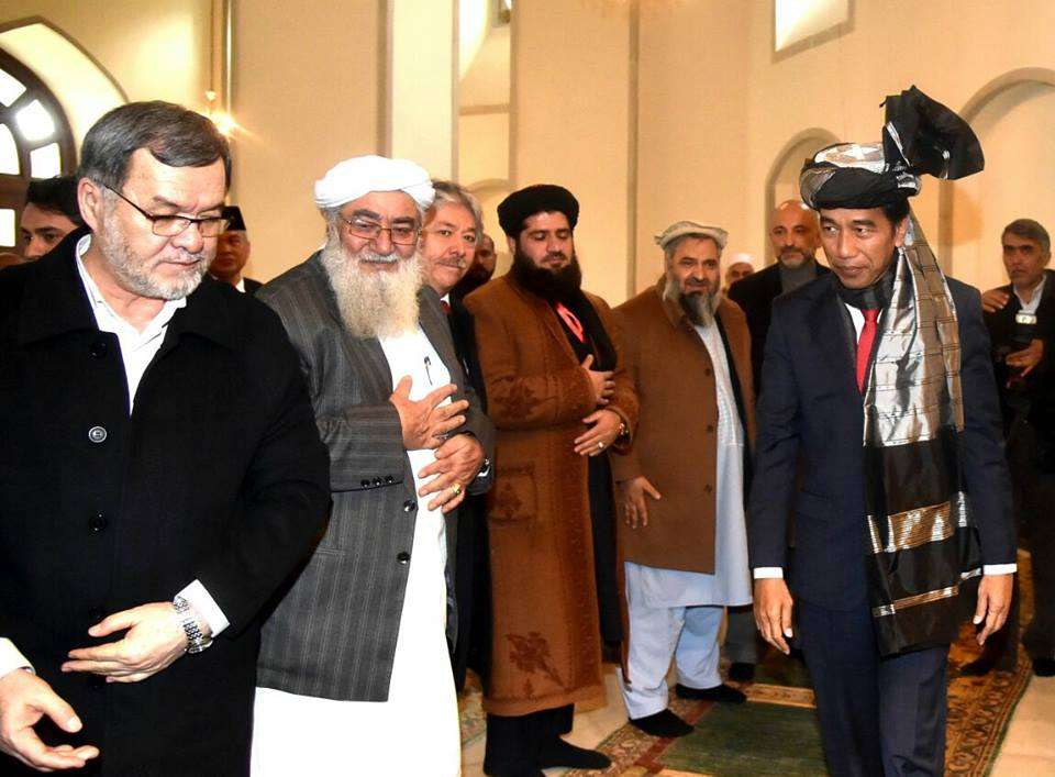 Kisah Lucu & Menegangkan Lawatan Jokowi ke Afganistan