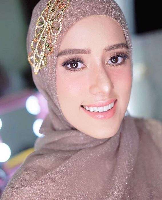 Dapat Hidayah Saat Umroh, 5 Artis Ini Mantap Berhijab