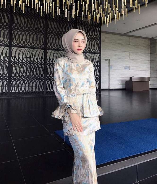 Adira, Selebgram Berhijab Malaysia Mirip Artis Korea 