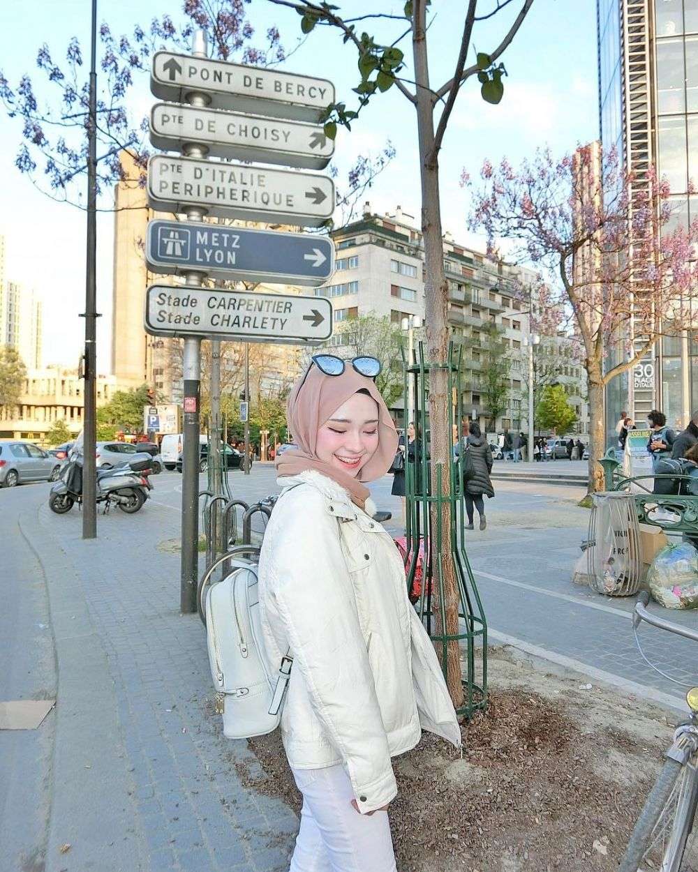 Adira, Selebgram Berhijab Malaysia Mirip Artis Korea 