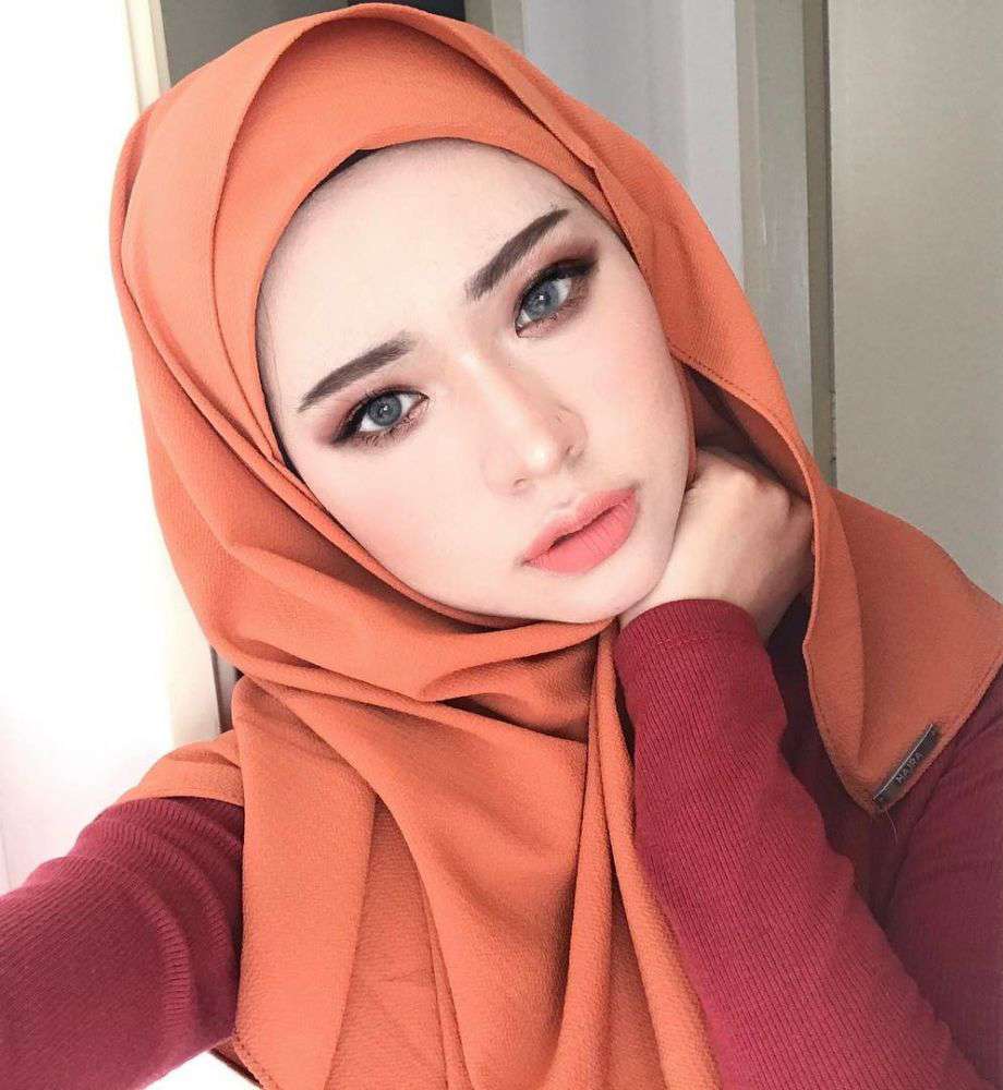 Adira, Selebgram Berhijab Malaysia Mirip Artis Korea 