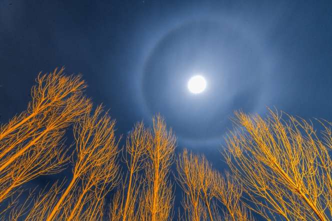 Indahnya Bulan Purnama di Langit Turki