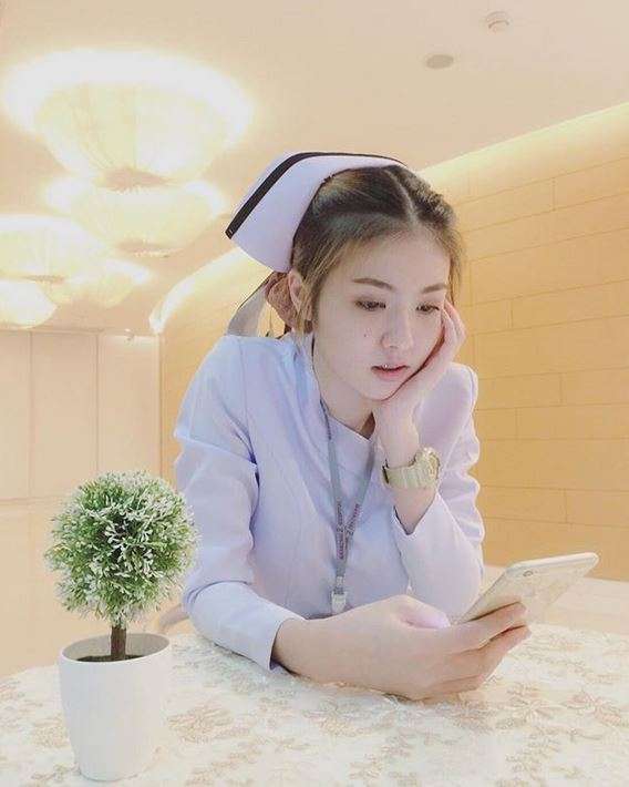May, Perawat Cantik yang Bikin Heboh Media Sosial