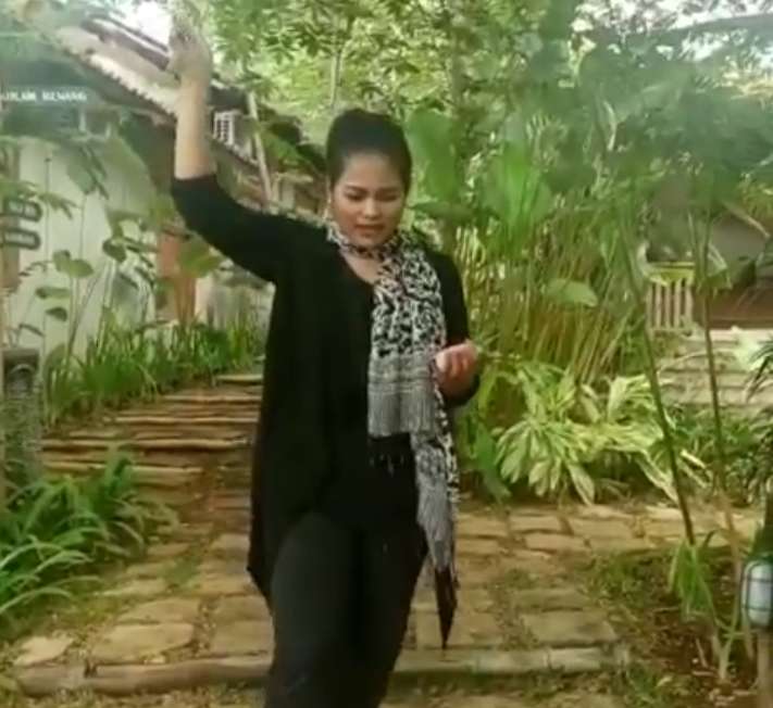 Intip Gaya Liburan Puti Guntur Soekarno 