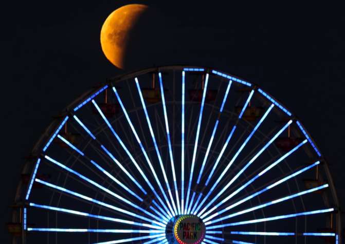 Penampakan Super Blue Blood Moon di Berbagai Belahan Dunia
