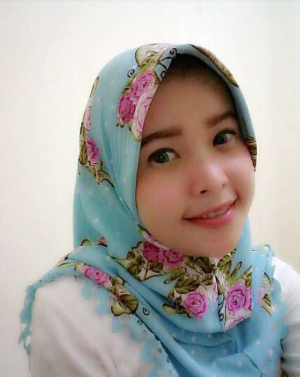 Alviola Putri, Si Bidan Cantik Pengemudi Ojek Online