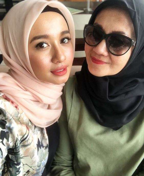 Meski Bukan Artis, 5 Ibunda Seleb Ini Cantik Banget