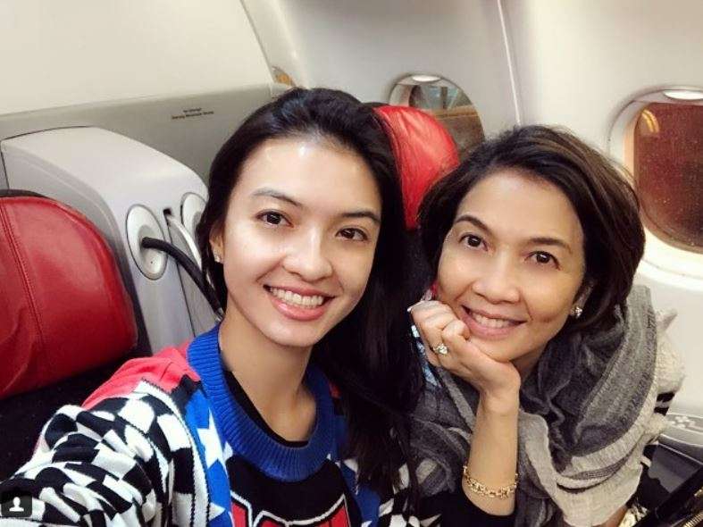 Meski Bukan Artis, 5 Ibunda Seleb Ini Cantik Banget
