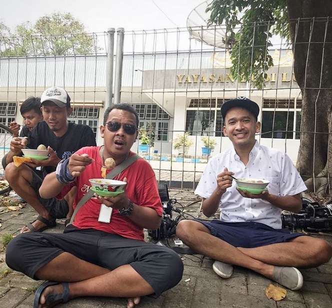 Tajir Melintir, 5 Seleb Tanah Air Ini Tampil Sederhana