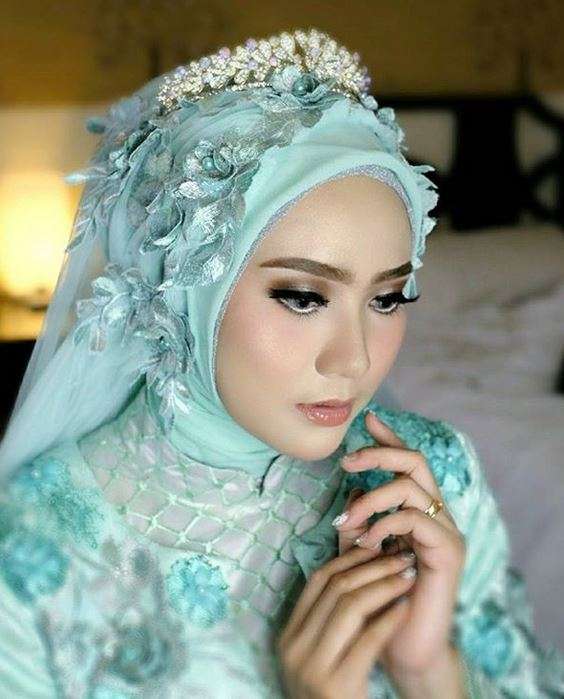 Satpam Berhijab Ini Ternyata Pernah Jadi Model