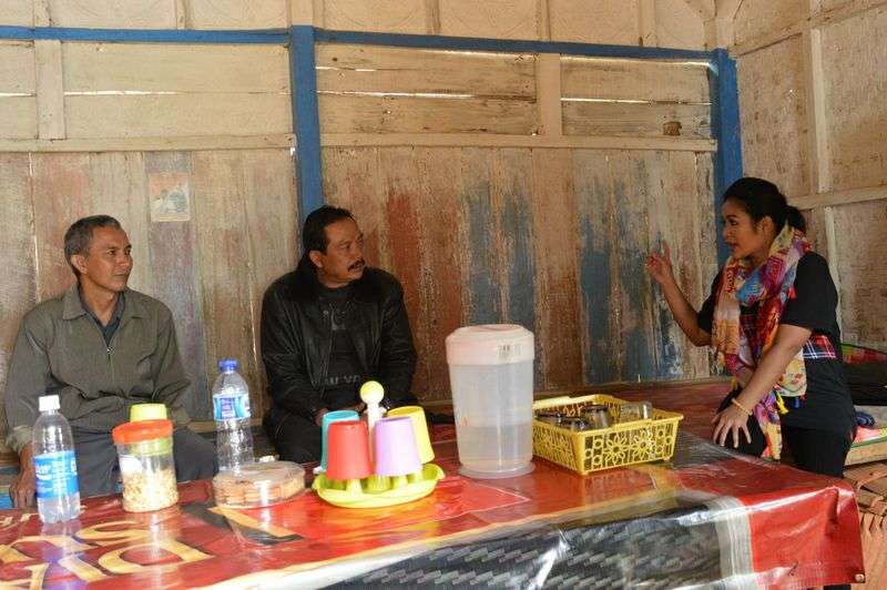 Puti Guntur Soekarno Naik Becak, Sampai 'Nongkrong' di Warung
