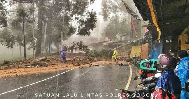 Penampakan Longsor, Jalur Puncak Dialihkan