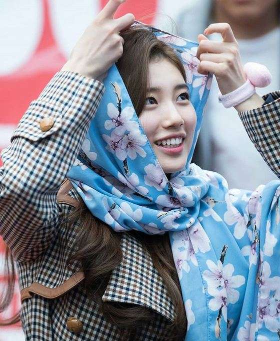 Bae Suzy, Aktris Korea Selatan Pakai Hijab dari Fans Indonesia