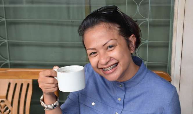 Deretan Artis Ini Banting Stir Jadi Sopir Hingga Perias Mayat