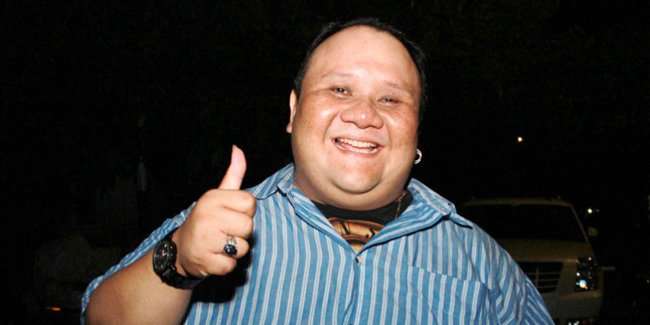 Deretan Artis Ini Banting Stir Jadi Sopir Hingga Perias Mayat