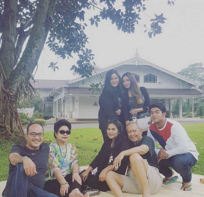 Sederhana, Saat Puti Soekarno Family Time Bareng Keluarga