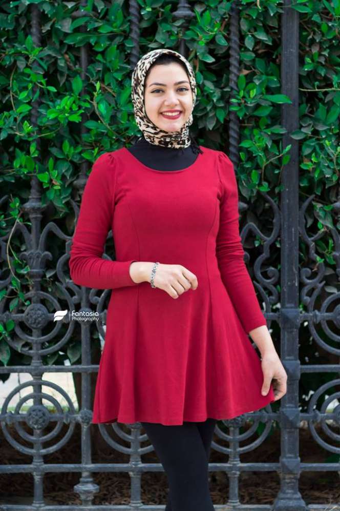 Balerina Berhijab Asal Mesir Ini Menari di Jalanan