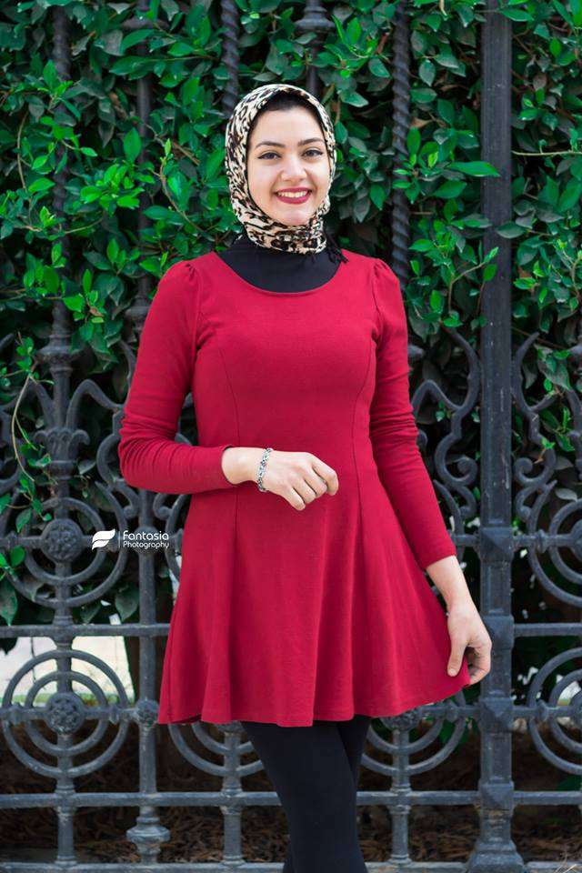 Balerina Berhijab Asal Mesir Ini Menari di Jalanan