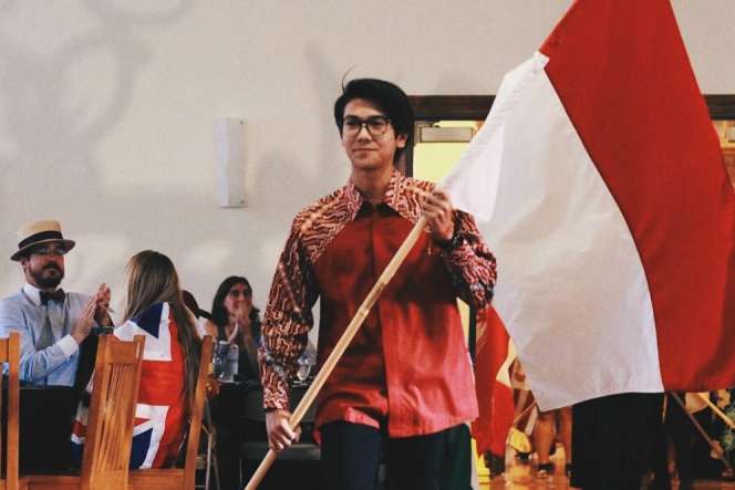 Sebelum Jadi 'Dilan', Lihat Foto Imutnya Iqbal Saat Kecil  