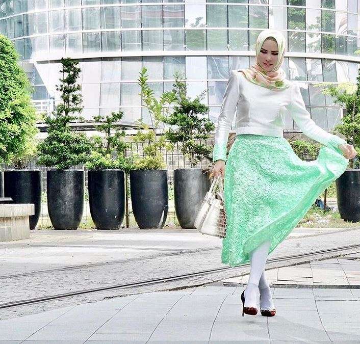 Gaya Penyanyi Dangdut Pakai Tas Hermes Hingga Miliaran Rupiah