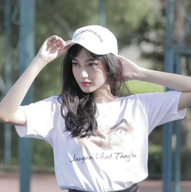 Indah Kusuma, Dokter Cantik yang Kini Jadi Penyanyi