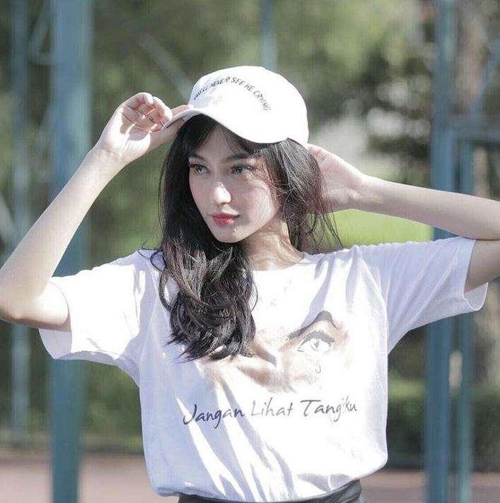 Indah Kusuma, Dokter Cantik yang Kini Jadi Penyanyi