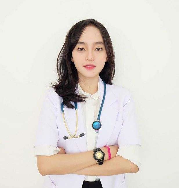 Indah Kusuma, Dokter Cantik yang Kini Jadi Penyanyi