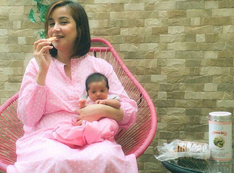 Demi Awet Muda, 4 Seleb Ini Pernah Makan Bunga