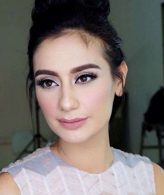 5 Artis Indonesia Ini Sedang Menanti Kelahiran Anak