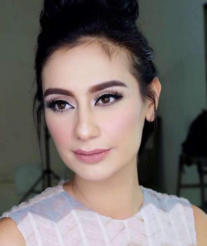 5 Artis Indonesia Ini Sedang Menanti Kelahiran Anak