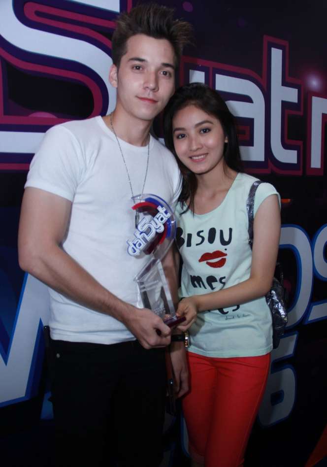 5 Seleb Ini Tetap Nyaman Kerja Bareng Mantan