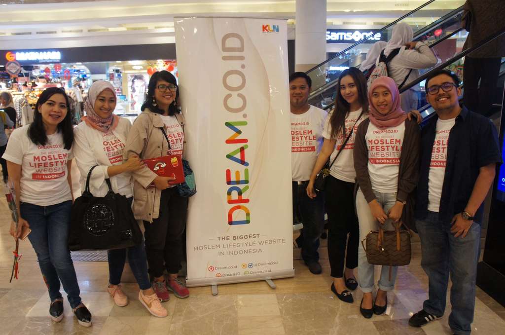 Rayakan Hari Hijab Sedunia, Dream.co.id Bagi-bagi Hijab Gratis