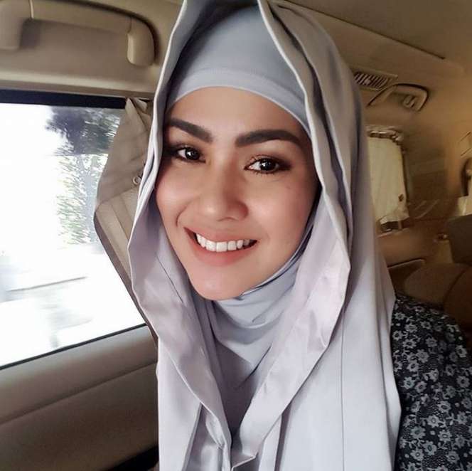 Alhamdulillah, Kartika Putri Mantab Berhijab