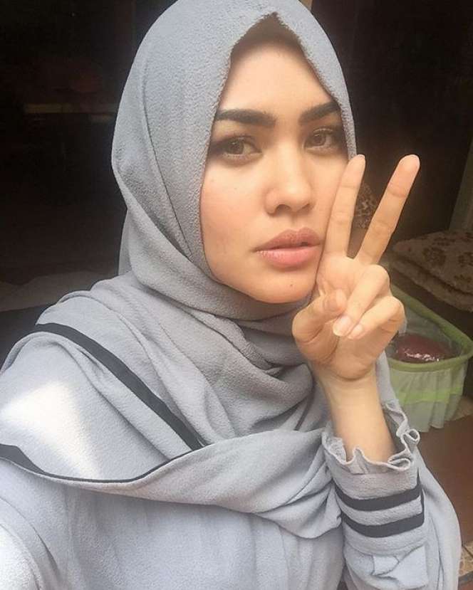Alhamdulillah, Kartika Putri Mantab Berhijab