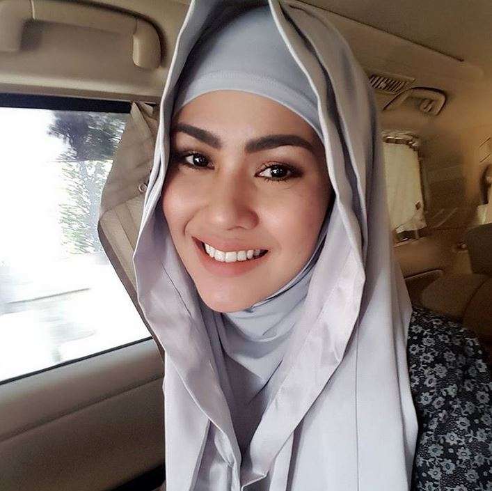 Alhamdulillah, Kartika Putri Mantab Berhijab