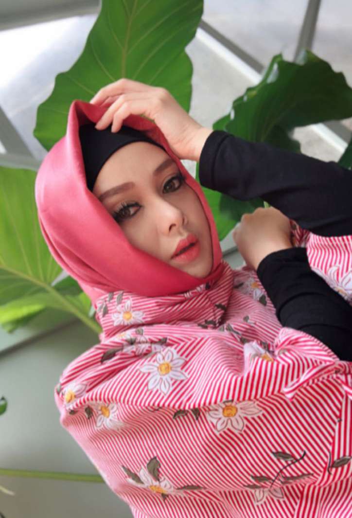 Gaya Berhijab 4 Mantan Presenter Olahraga
