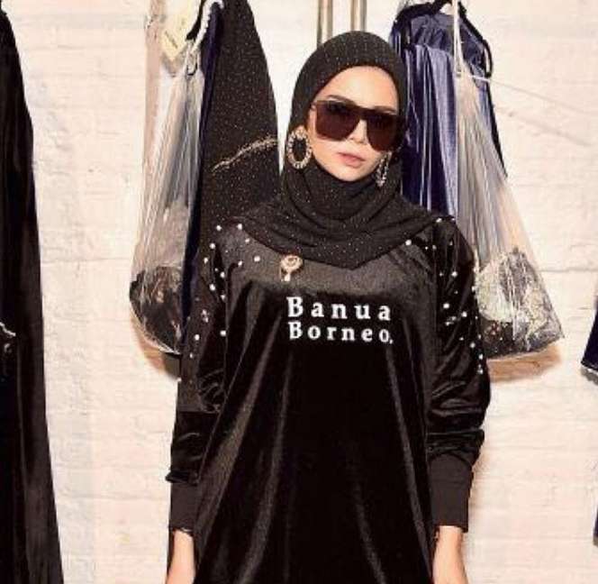 Vivi Zubedi Bawa Nama Indonesia ke New York Fashion Week 2018