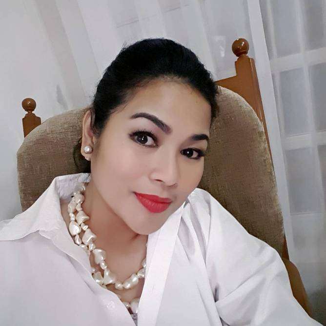 Saat Tak Dinas, Penampilan Puti Soekarno Benar-Benar Cantik 