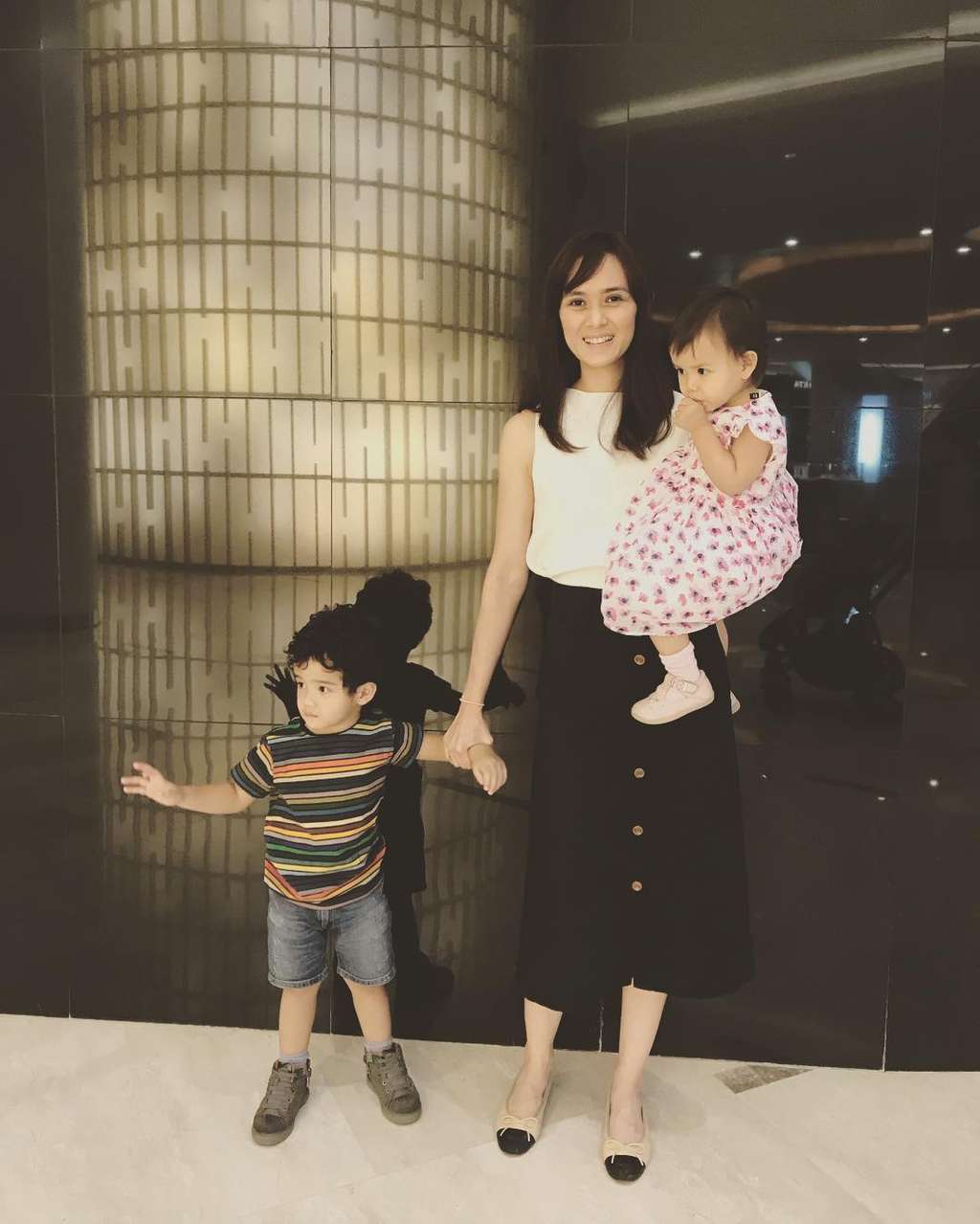 Potret Renata Kusmanto, Istri Fachri Albar yang Menawan