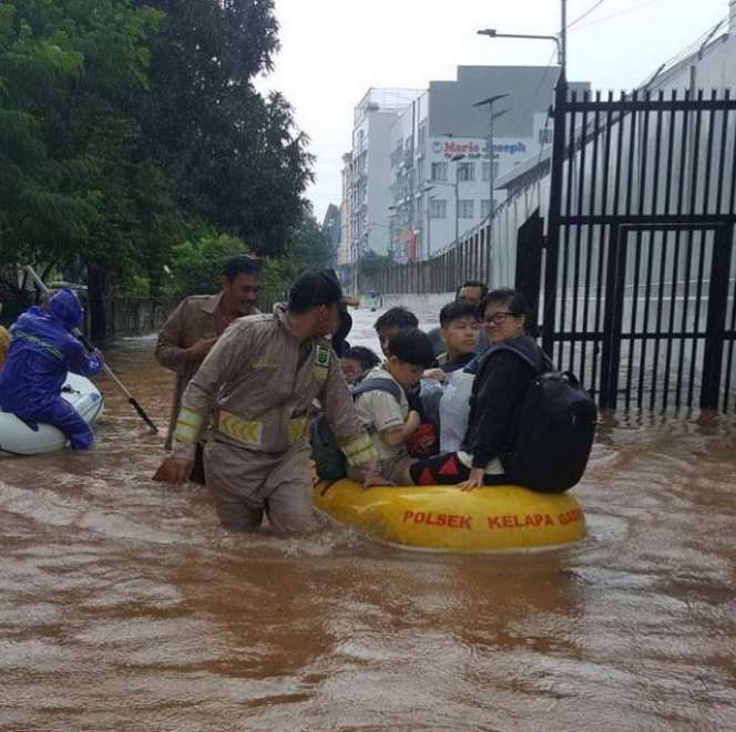 Hujan Deras, Jakarta Dikepung Banjir