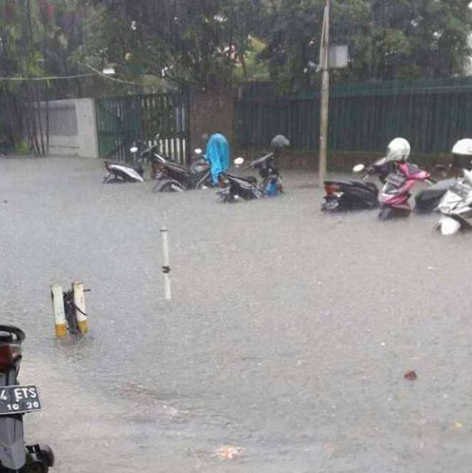 Hujan Deras, Jakarta Dikepung Banjir