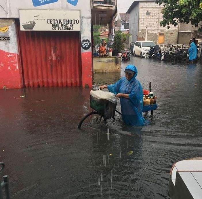 Hujan Deras, Jakarta Dikepung Banjir