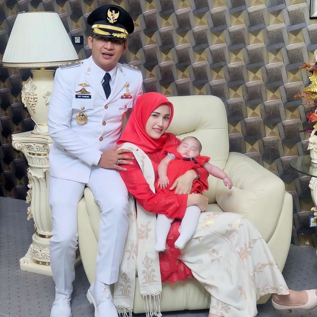Punya 7 Anak, Ini Potret Kehangatan Pasha Ungu dan Keluarga