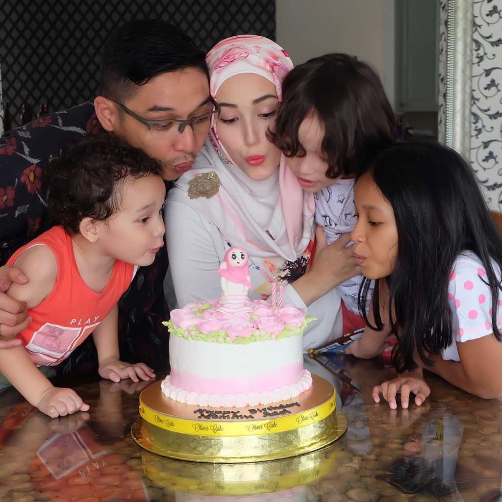 Punya 7 Anak, Ini Potret Kehangatan Pasha Ungu dan Keluarga