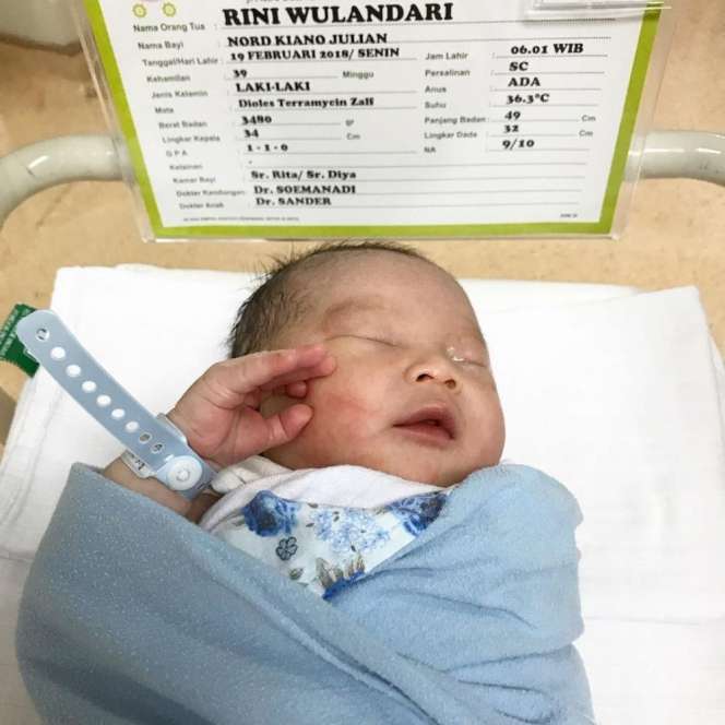 Potret Nord Kiano Julian, Anak Rinni Wulandari yang Ganteng